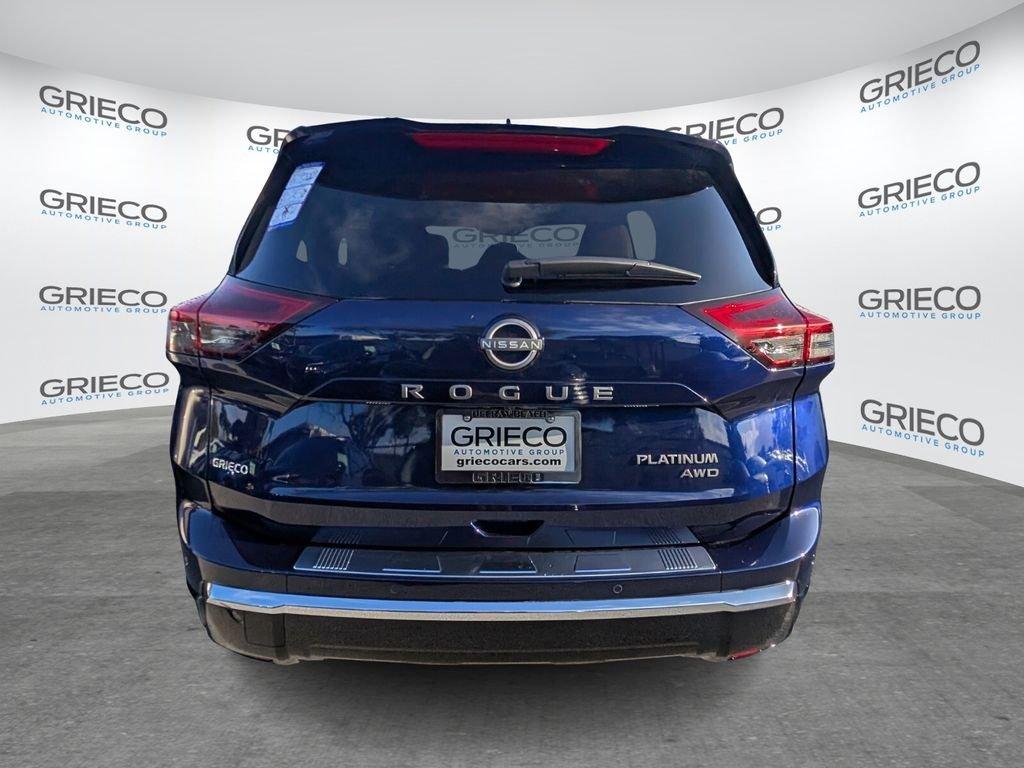 Nissan Rogue Platinum - Thumbnail 6