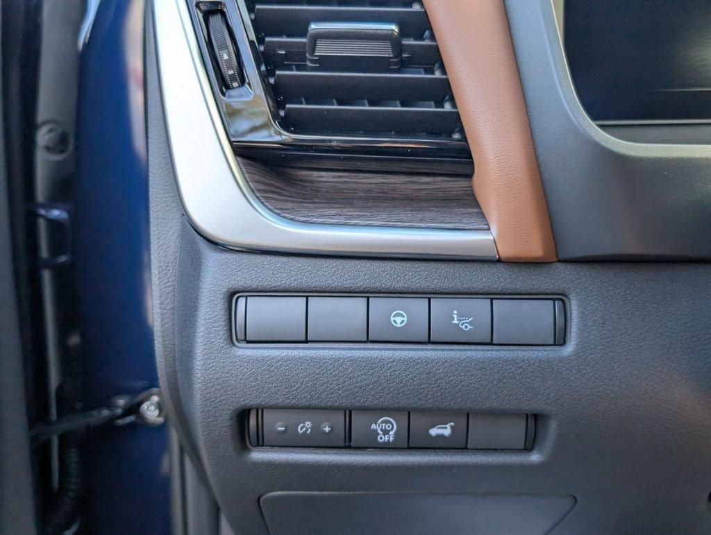 Nissan Rogue Platinum - Thumbnail 18