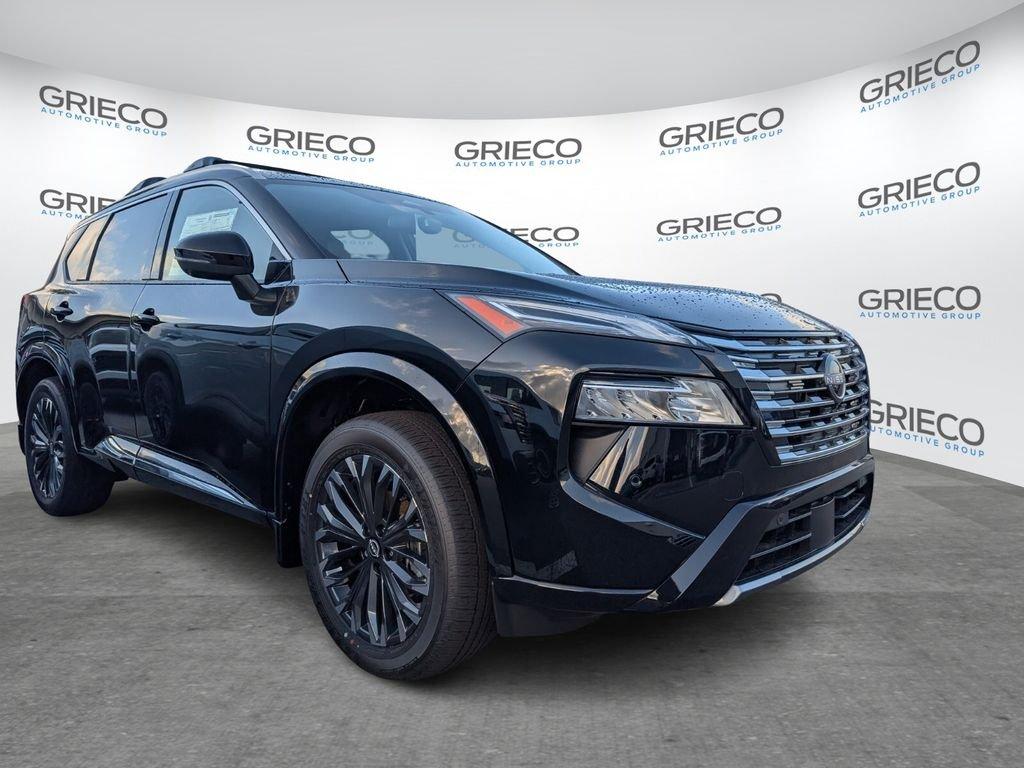 Nissan Rogue Platinum - Thumbnail 2