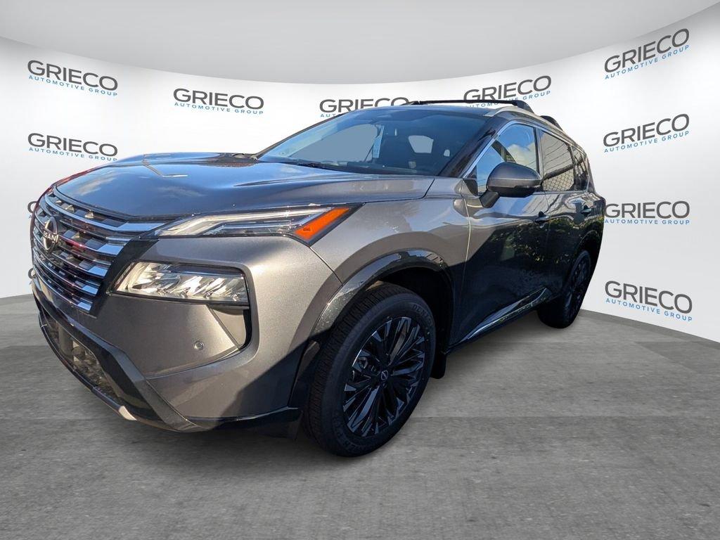 Nissan Rogue Platinum - Thumbnail 4