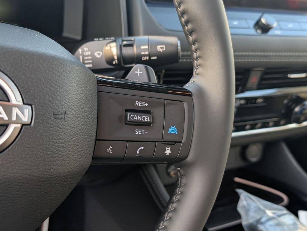 Nissan Rogue Platinum - Thumbnail 11