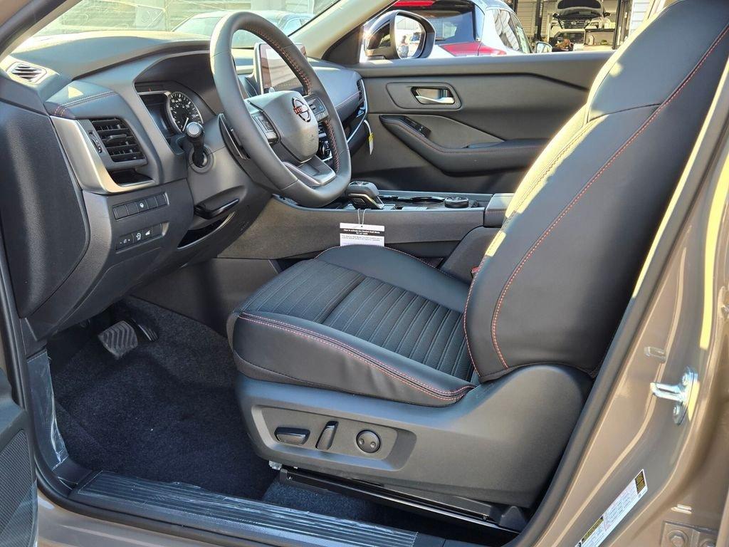 Nissan Rogue Rock Creek® - Thumbnail 12