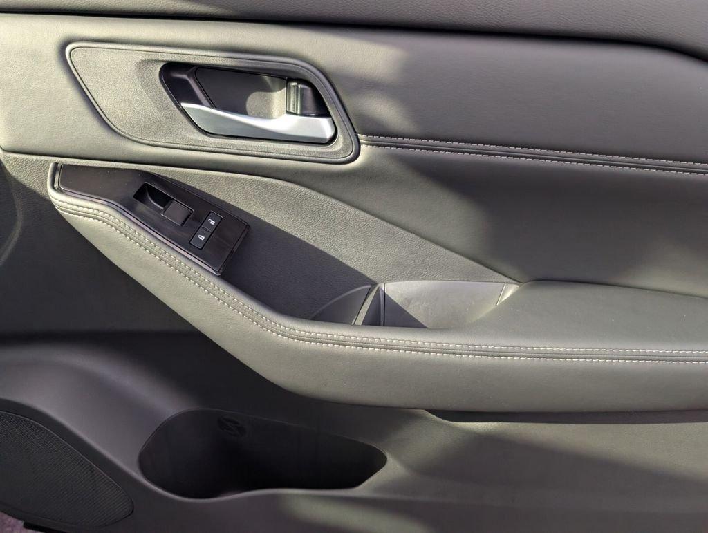 Nissan Rogue Dark Armor™ - Thumbnail 13