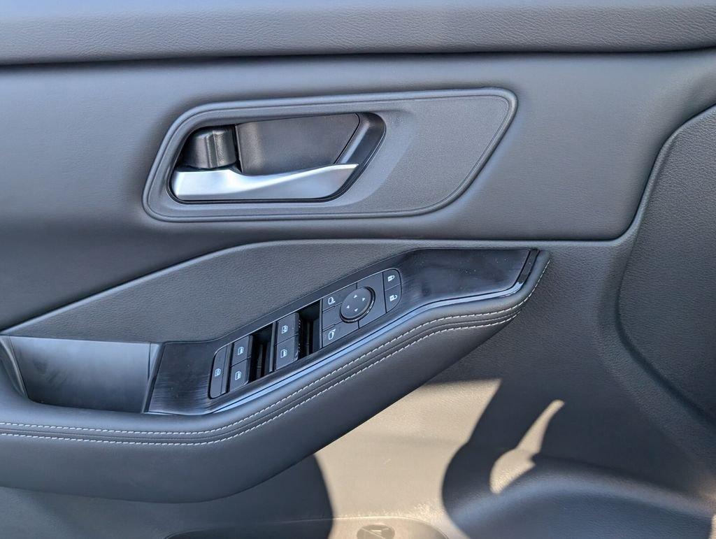 Nissan Rogue Sv - Thumbnail 14