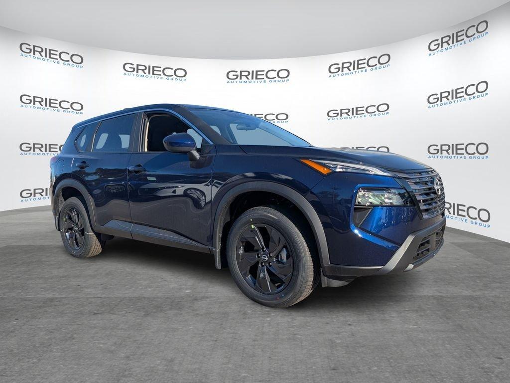 Nissan Rogue Sv - Thumbnail 2