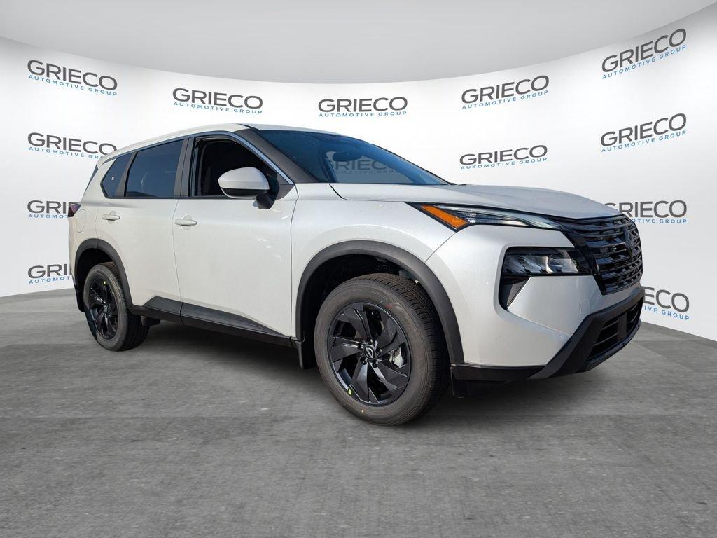 Nissan Rogue Sv - Thumbnail 2