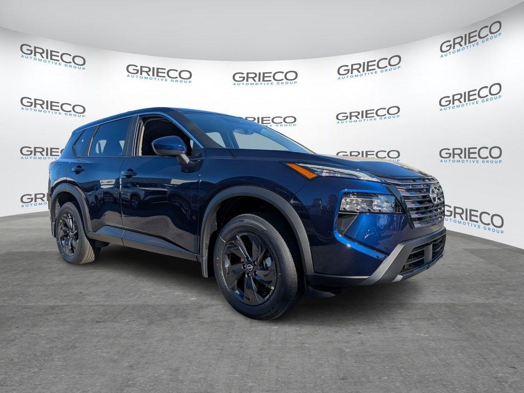 Nissan Rogue Sv - Thumbnail 2