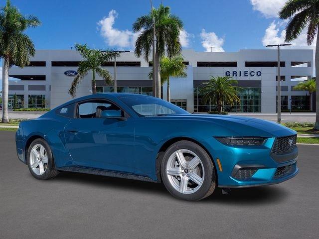 Ford Mustang Ecoboost - Thumbnail 2