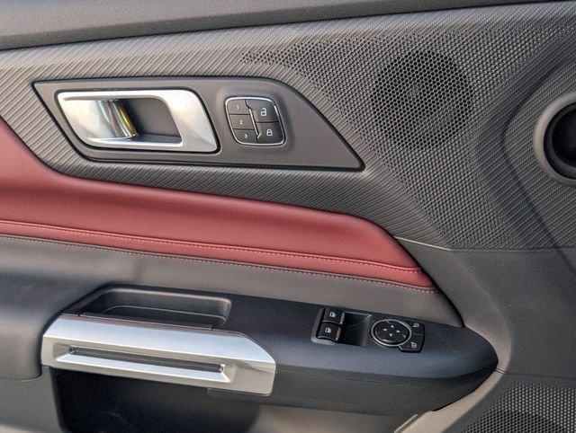 Ford Mustang Ecoboost® Premium Fastback - Thumbnail 13