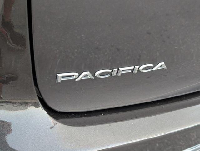 Chrysler Pacifica Touring L Plus - Thumbnail 11