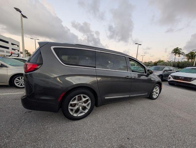 Chrysler Pacifica Touring L Plus - Thumbnail 13