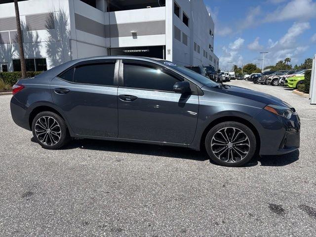 Toyota Corolla L - Thumbnail 3