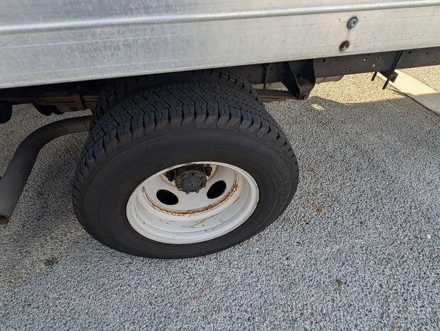 Ford Econoline 350 Cutaway Base - Thumbnail 9