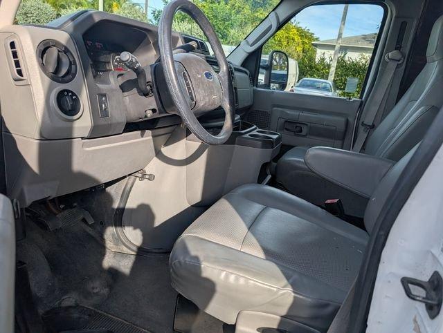 Ford Econoline 350 Cutaway Base - Thumbnail 8