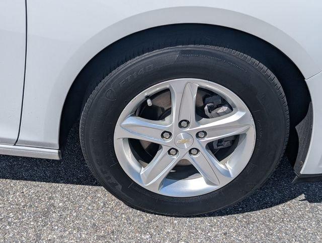 Chevrolet Malibu Ls - Thumbnail 17