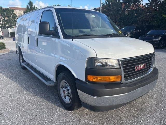 Gmc Savana G2500 Work Van - Thumbnail 2