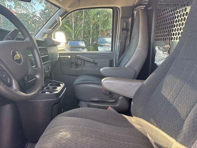 Chevrolet Express 2500 Work Van - Thumbnail 6