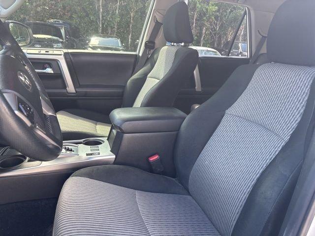 Toyota 4Runner Sr5 - Thumbnail 7