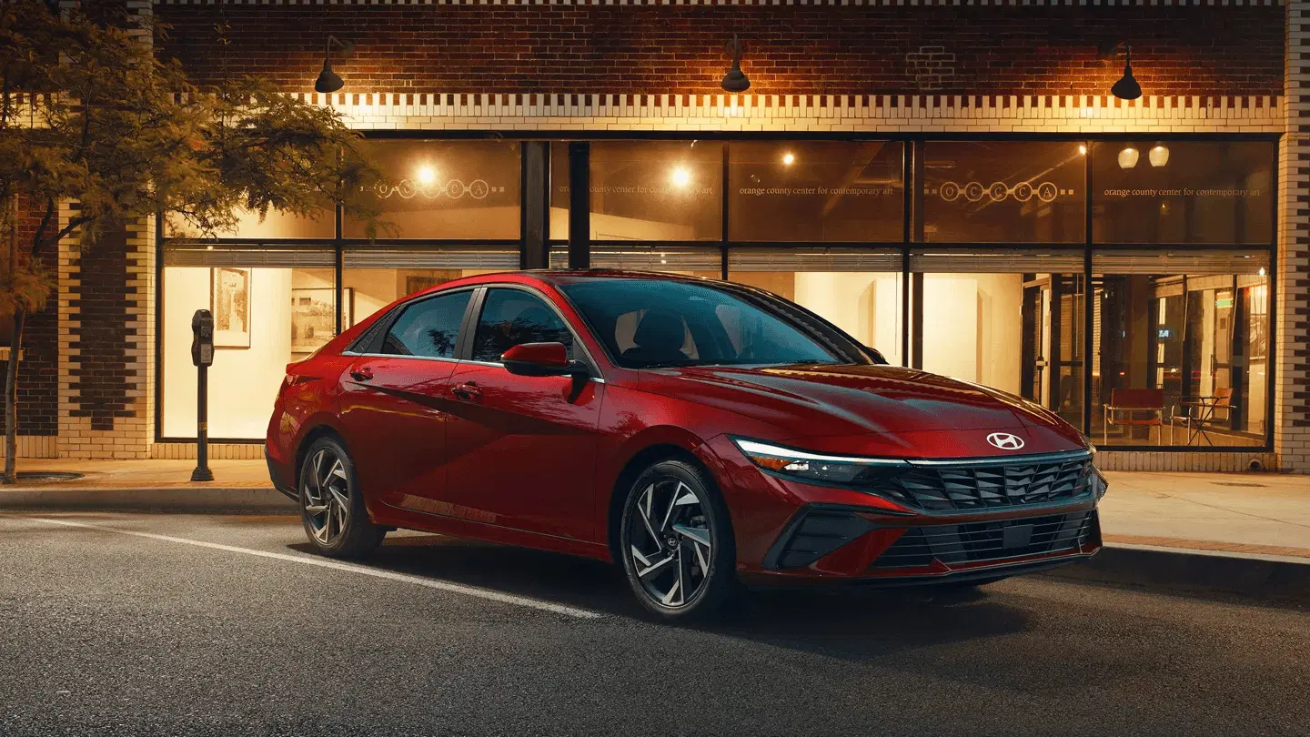 Hyundai Elantra Vs Honda Civic - View 1