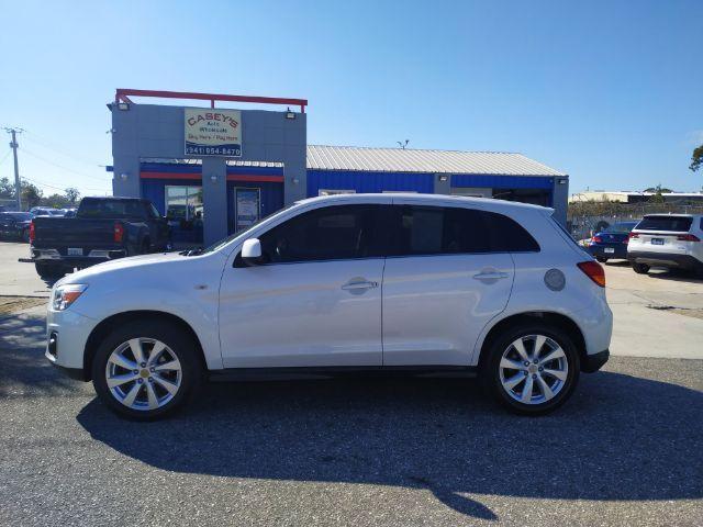 Mitsubishi Outlander Sport - Thumbnail 2