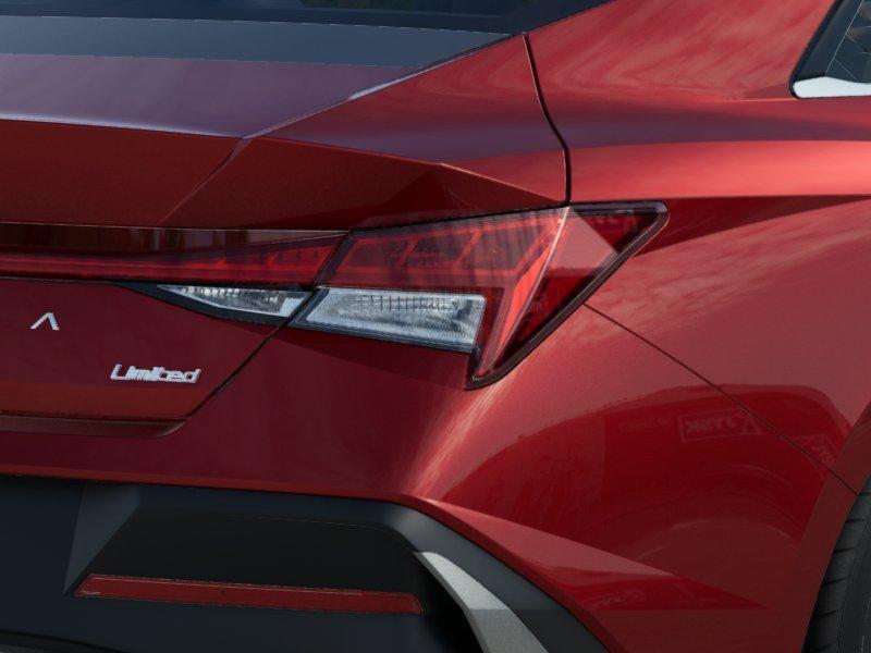 Hyundai Elantra Limited - Thumbnail 11