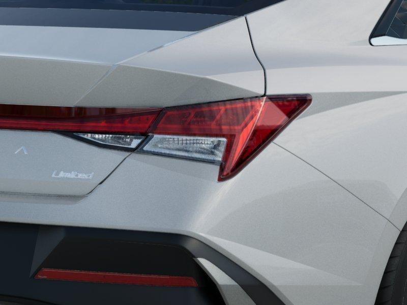 Hyundai Elantra Limited - Thumbnail 11