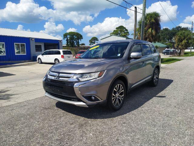 Mitsubishi Outlander - View 1