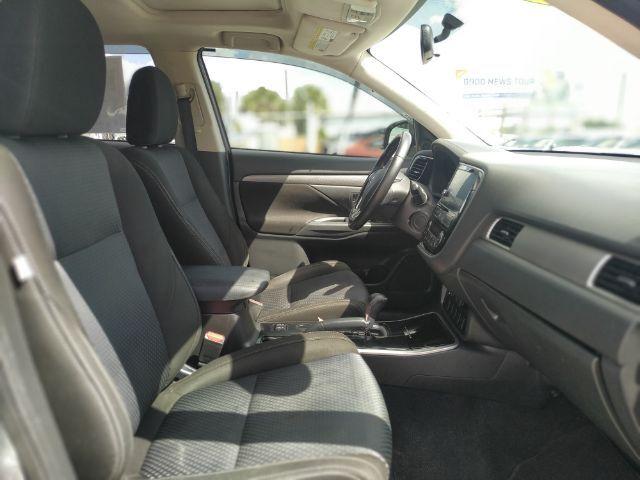 Mitsubishi Outlander - Thumbnail 13