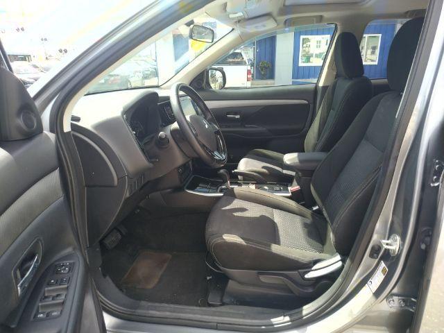 Mitsubishi Outlander - Thumbnail 9