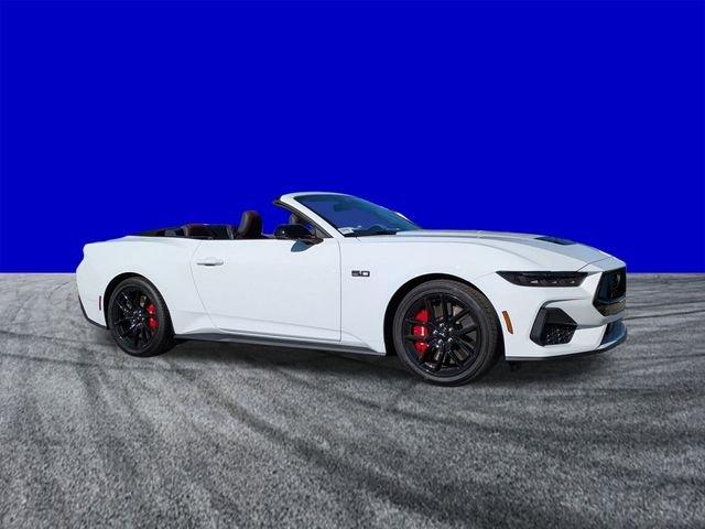 Ford Mustang Gt Premium Convertible - Thumbnail 3