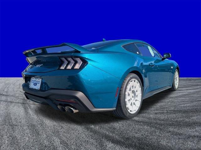 Ford Mustang Gt Premium Fastback - Thumbnail 4