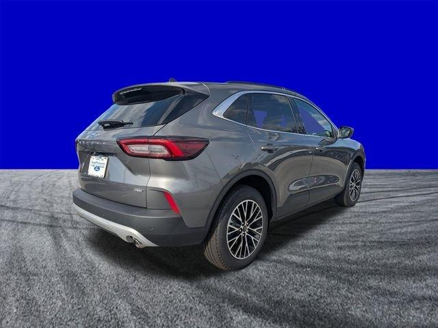 Ford Escape Plug-In Hybrid - Thumbnail 5