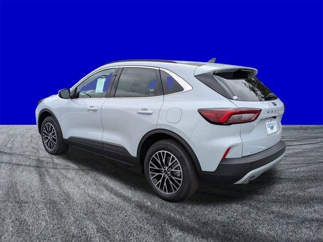 Ford Escape Plug-In Hybrid - Thumbnail 8