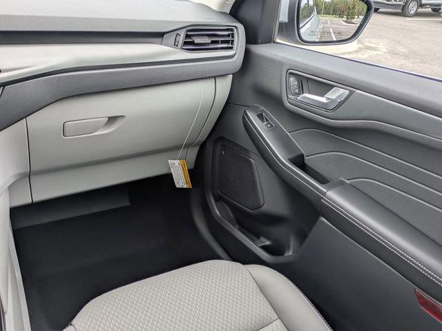 Ford Escape Plug-In Hybrid - Thumbnail 18