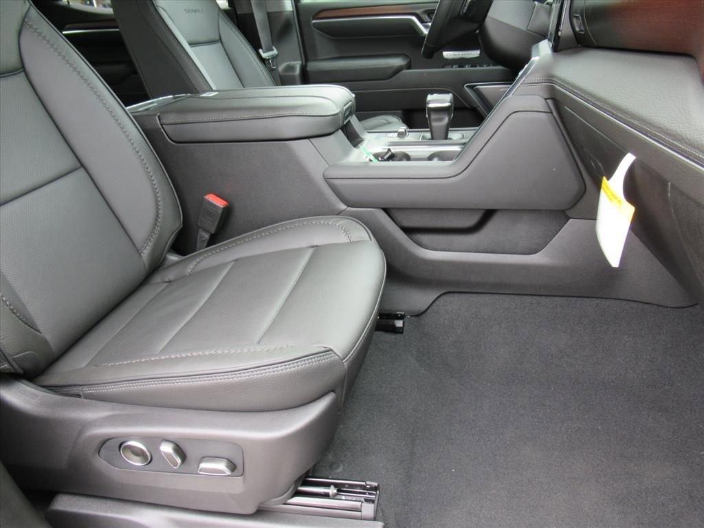 Gmc Sierra 1500 Denali Four Wheel Drive Crew Cab - Thumbnail 11