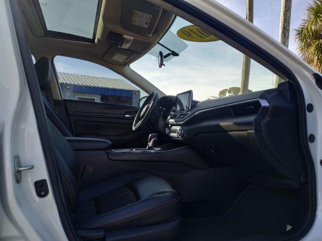 Nissan Altima - Thumbnail 11