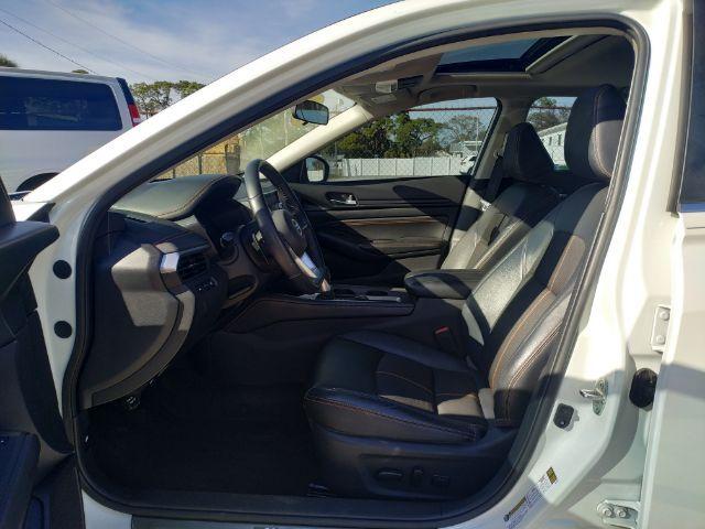 Nissan Altima - Thumbnail 8