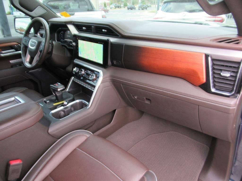 Gmc Sierra 1500 Denali Four Wheel Drive Crew Cab - Thumbnail 12