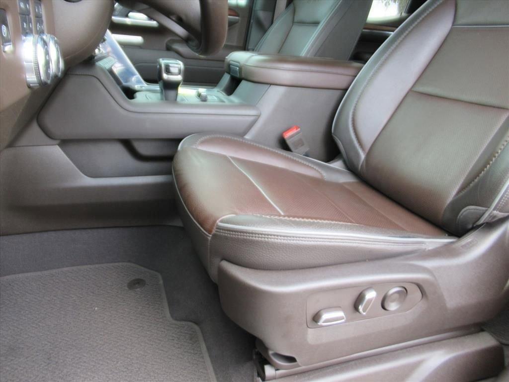 Gmc Sierra 1500 Denali Four Wheel Drive Crew Cab - Thumbnail 17