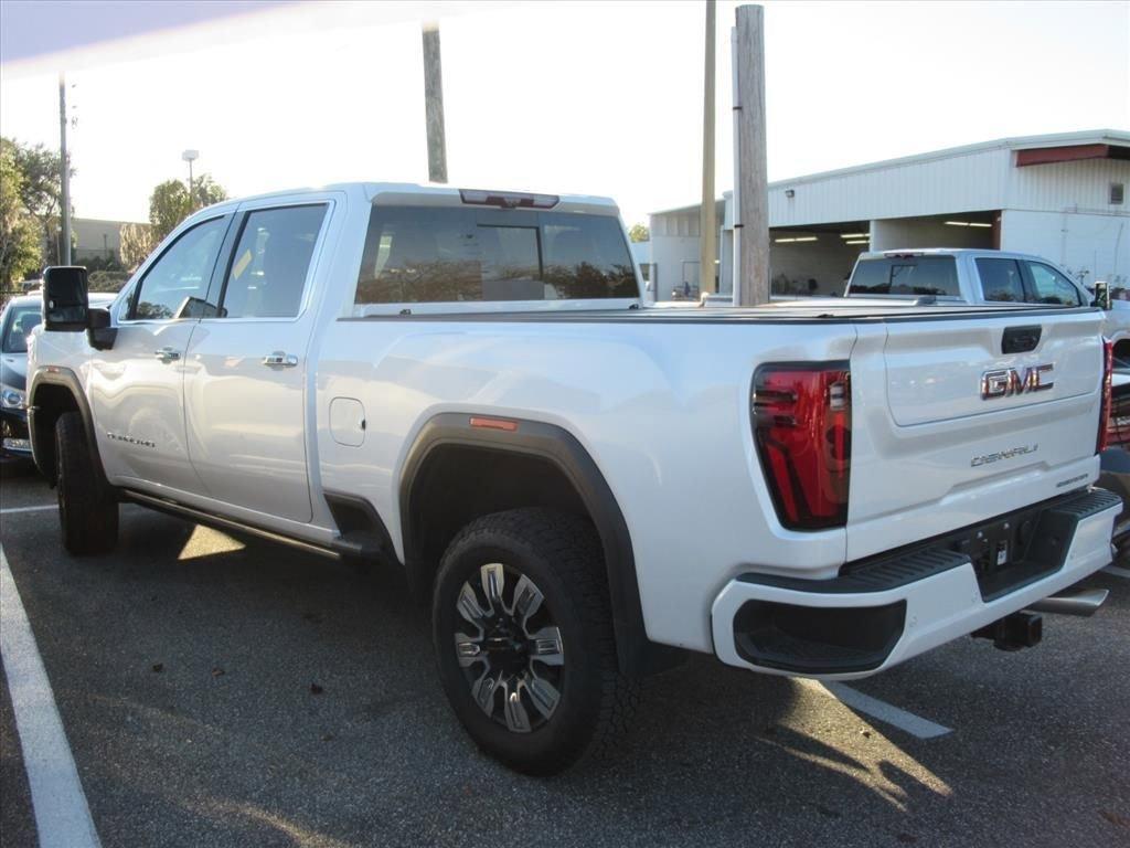 Gmc Sierra 2500 Hd Denali Four Wheel Drive Crew Cab - Thumbnail 4