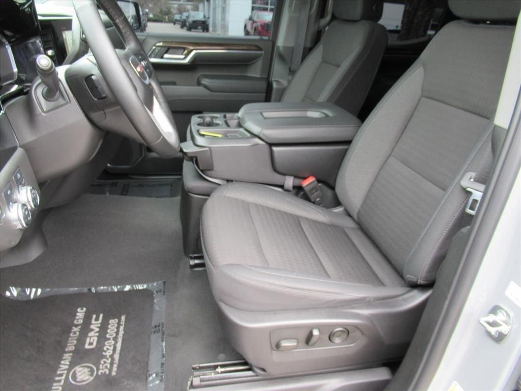 Gmc Sierra 1500 Elevation Four Wheel Drive Crew Cab - Thumbnail 18