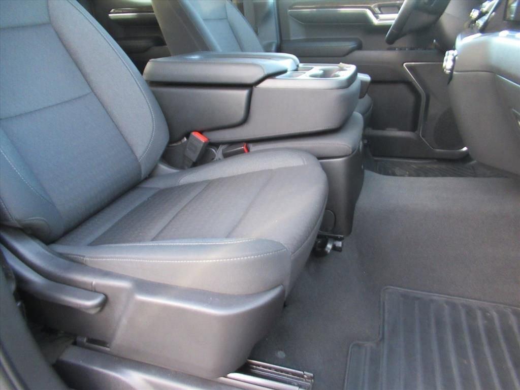 Gmc Sierra 1500 Elevation Four Wheel Drive Crew Cab - Thumbnail 12