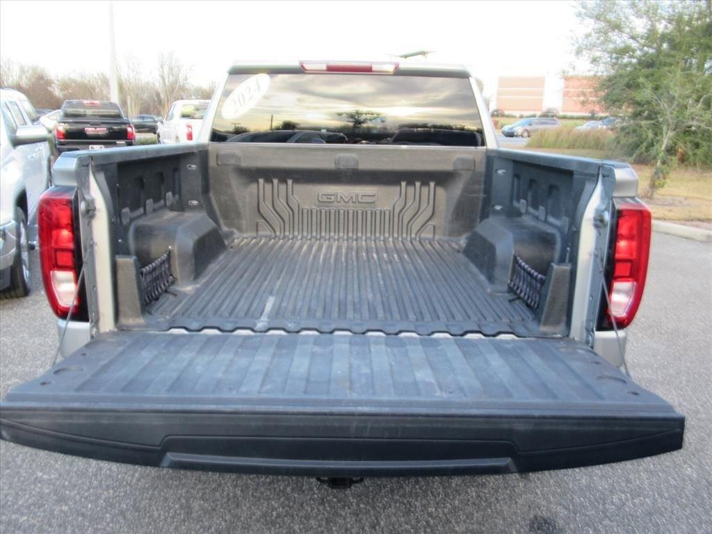 Gmc Sierra 1500 Elevation Four Wheel Drive Crew Cab - Thumbnail 7