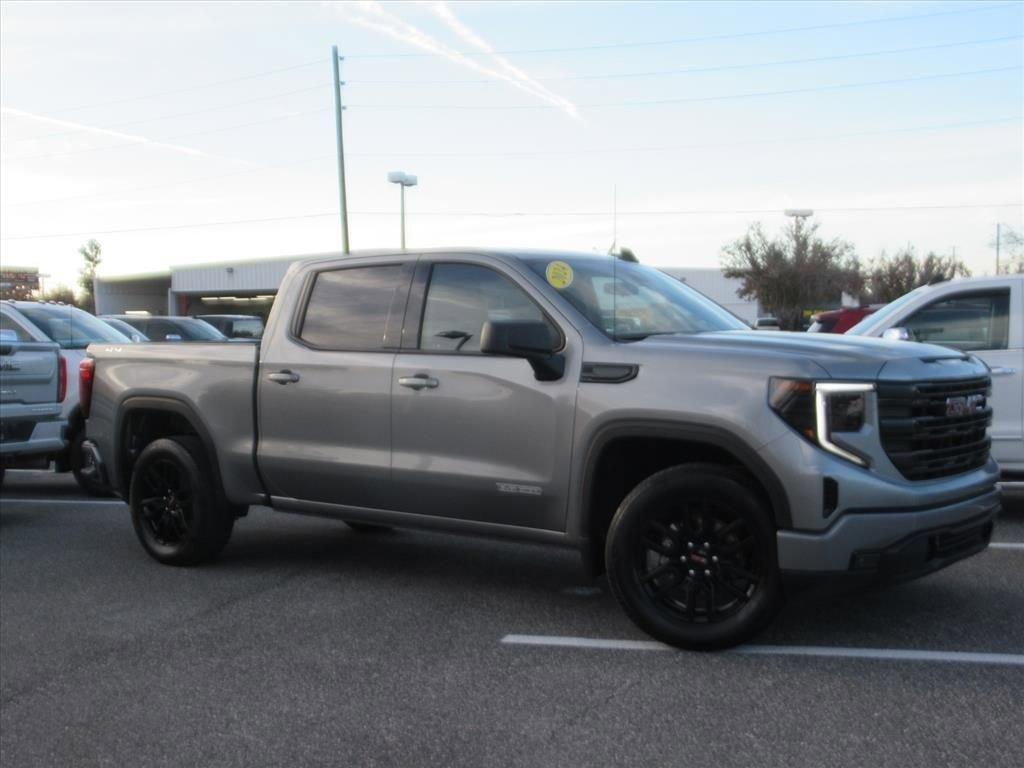 Gmc Sierra 1500 Elevation Four Wheel Drive Crew Cab - Thumbnail 3