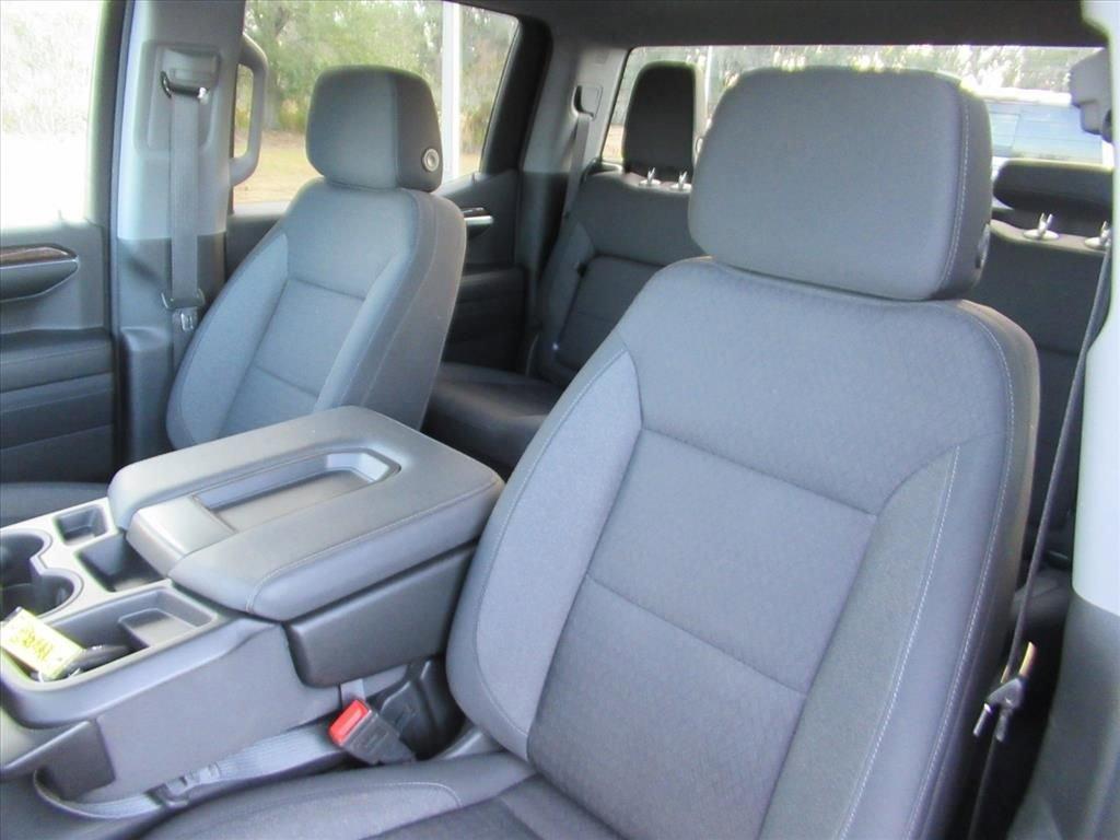 Gmc Sierra 1500 Elevation Four Wheel Drive Crew Cab - Thumbnail 19