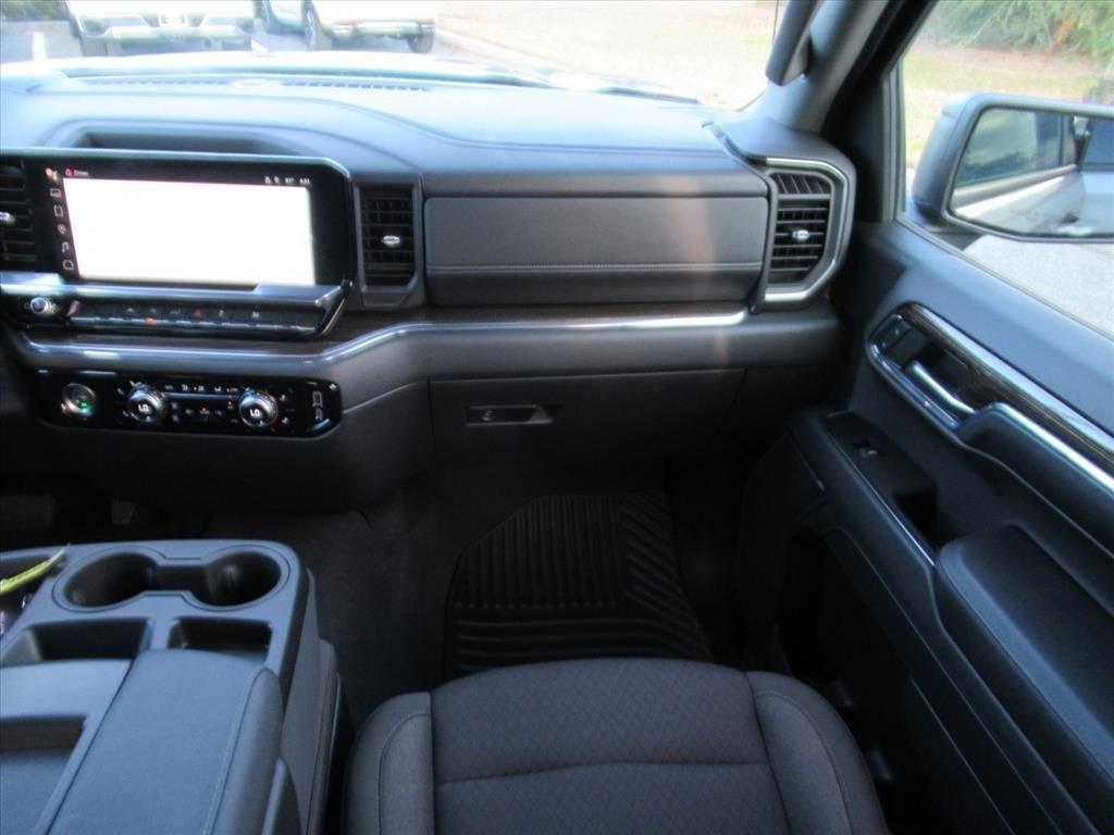 Gmc Sierra 1500 Elevation Four Wheel Drive Crew Cab - Thumbnail 16