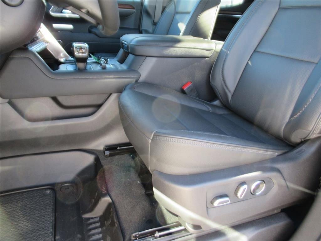 Gmc Sierra 1500 Denali Four Wheel Drive Crew Cab - Thumbnail 17