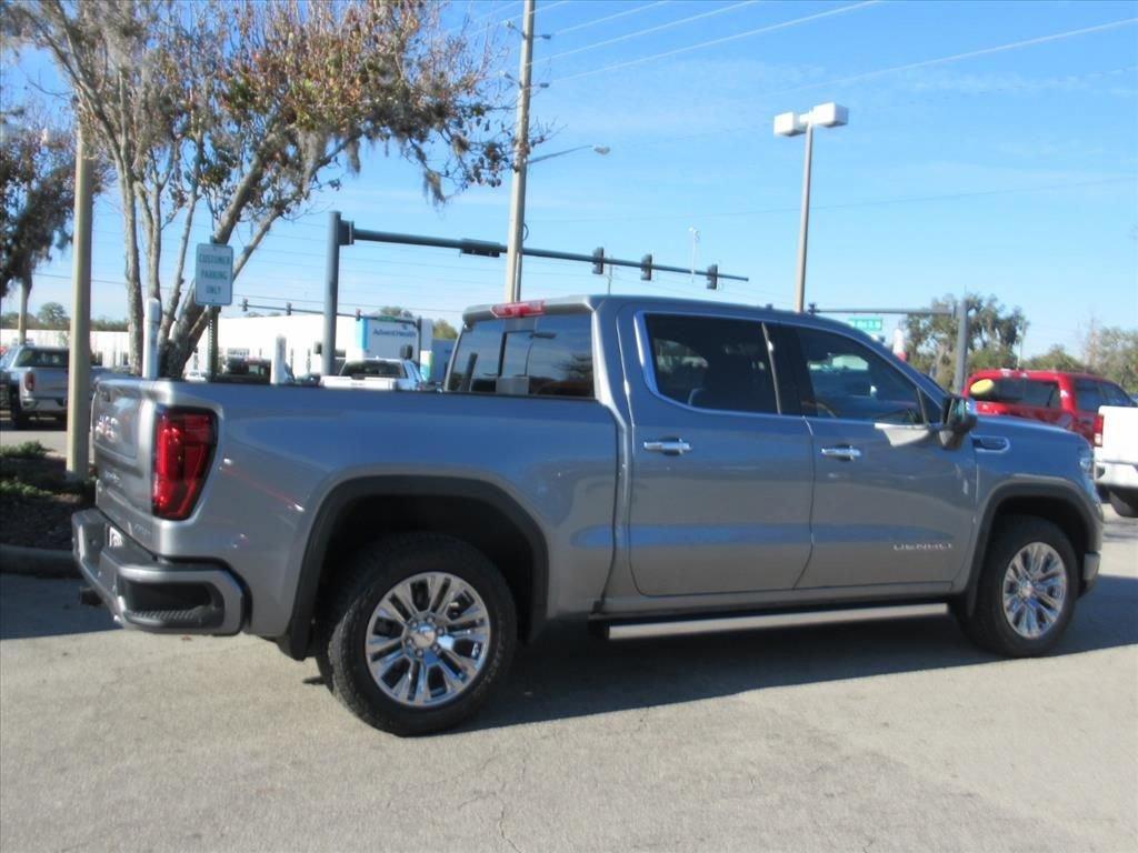 Gmc Sierra 1500 Denali Four Wheel Drive Crew Cab - Thumbnail 8