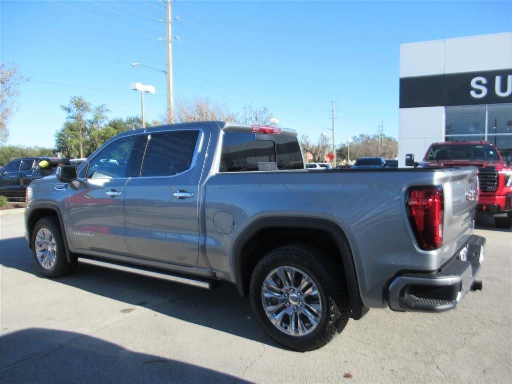 Gmc Sierra 1500 Denali Four Wheel Drive Crew Cab - Thumbnail 5