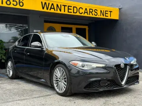 Alfa Romeo Giulia Ti Sedan 4D - Thumbnail 4